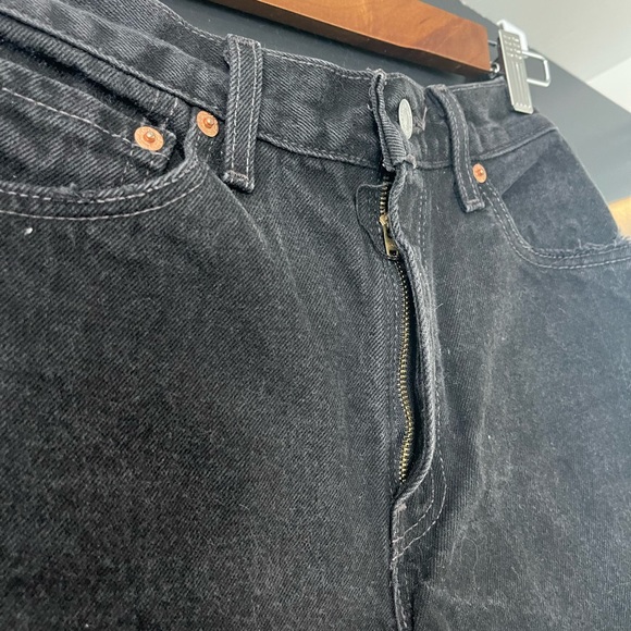 Levi black distressed shorts - fits like a 24 - Picture 6 of 9